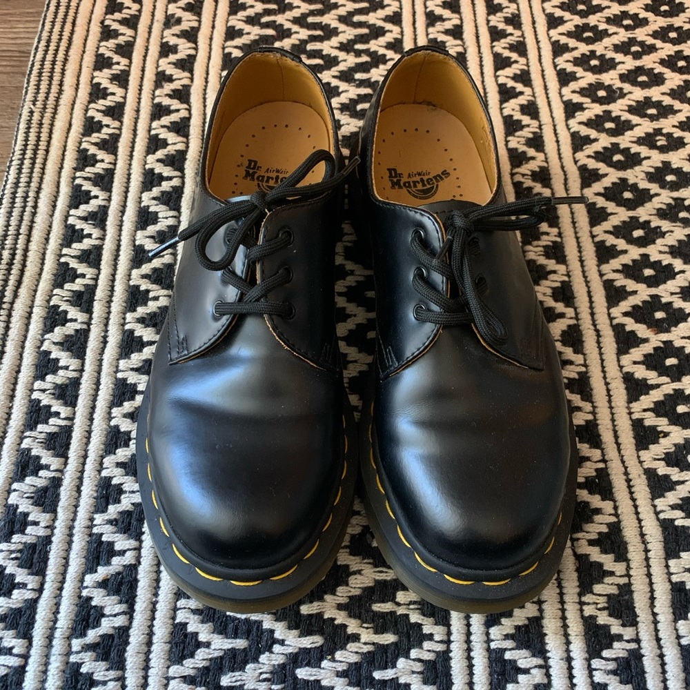 DR MARTENS OXFORD SHOES
